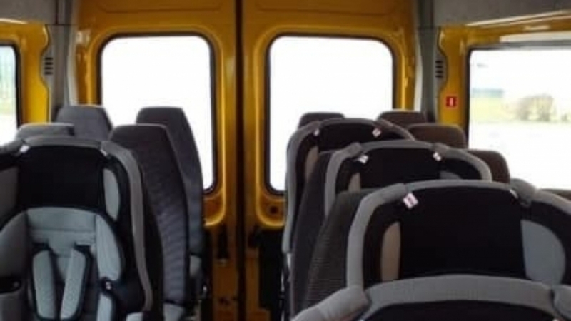 В Кировском округе организовали доставку детей в детский сад школьным автобусом