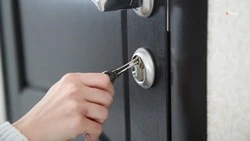 В Кировском округе 19 молодых семей получили сертификаты на покупку жилья