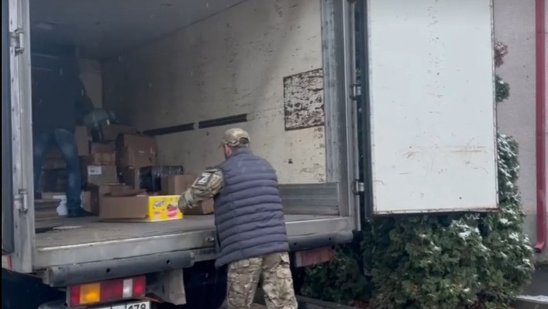 Посылки для бойцов СВО отправили жители и администрация Кировского округа