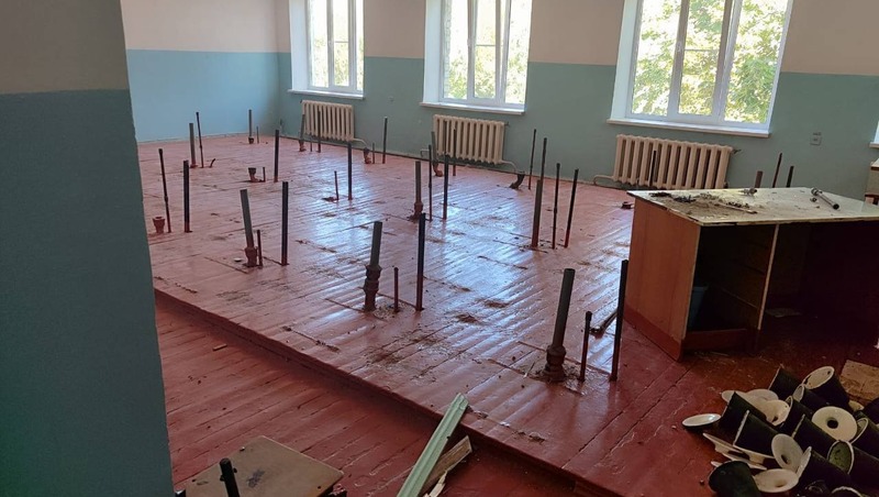 Кабинеты отремонтируют в трёх школах Кировского округа 