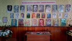 Выставку художницы-самоучки открыли в Кировском округе