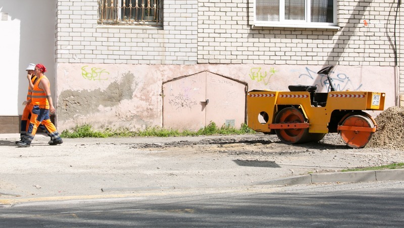 Дорогу в посёлке Прогресс отремонтируют по регпрограмме