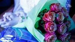 Многодетных матерей поздравили с праздником в Кировском округе