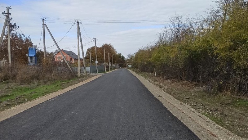 Две дороги отремонтировали в посёлках Кировского округа 