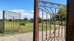 Кладбище в селе Орловка благоустраивают по губернаторской программе 