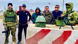 Глава Кировского округа Николай Новопашин вместе с командой соратников побывал на передовой