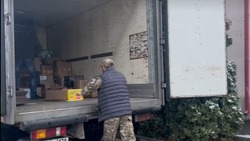 Посылки для бойцов СВО отправили жители и администрация Кировского округа