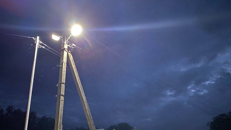 Новое уличное освещение появилось в Кировском округе