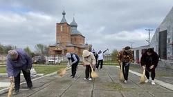 В канун Дня Победы в Кировском округе привели в порядок воинские памятники