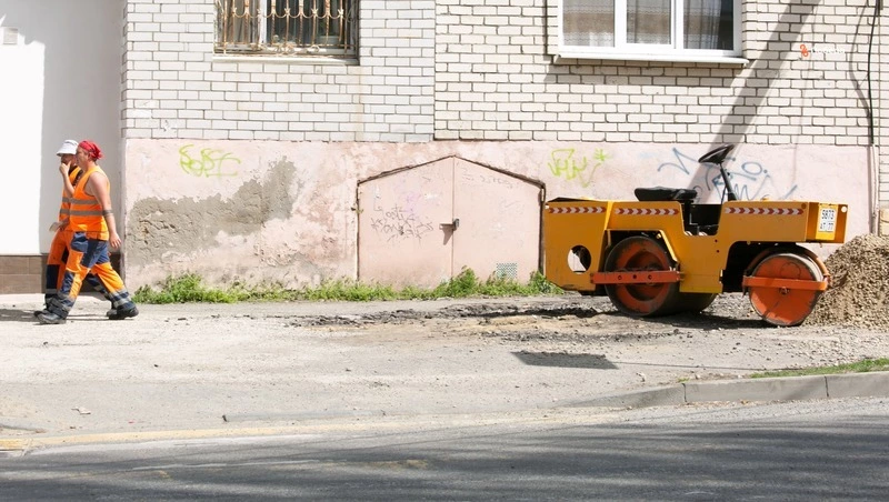 Дорогу в посёлке Прогресс отремонтируют по регпрограмме