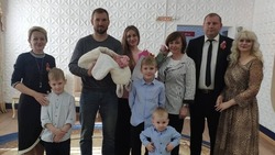 Сто детей родились в Кировском округе с начала 2025 года