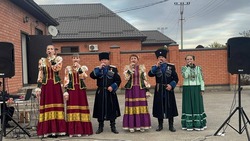 Артисты ДК Новопавловска провели концерт в посёлке Солнечном