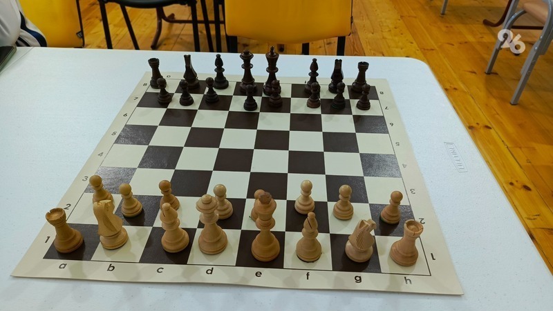 Участник СВО из Кировского округа учит детей играть в шахматы