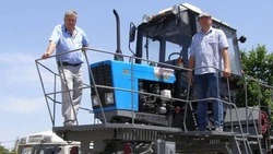 Самодельный трактор для обработки яблоневых садов собрали на Ставрополье
