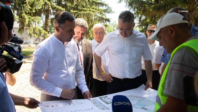Губернатор Ставрополья проверил ход благоустройства территорий в Кировском округе