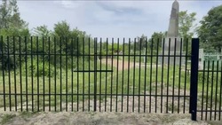 Ограждение на кладбище установили в станице Старопавловской