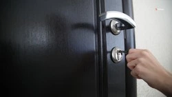 Семь молодых семей Кировского округа получили жилищные сертификаты