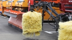 Кировский округ приобрёл новую коммунальную технику